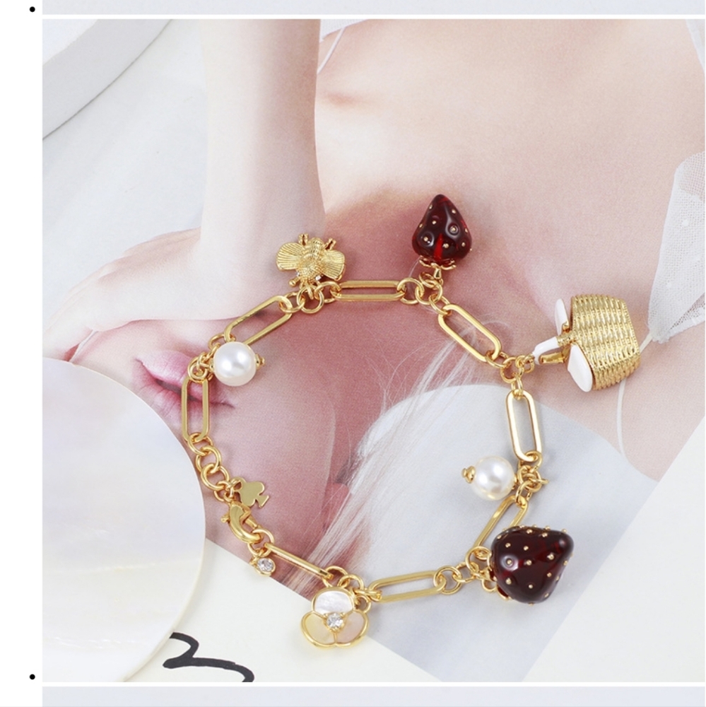 🏷 Kate ♠️ Spade Strawberry Pearl bracelet - Picture 9 of 9